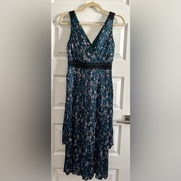 Banana Republic Grecian Sleeveless Green Floral Pleated Tiered Midi Dress 00P - Picture 4 of 9